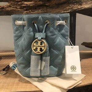SOLD✔️✔️✔️Tory Burch Fleming mini bucket bag Brand new with tags and dustbag
